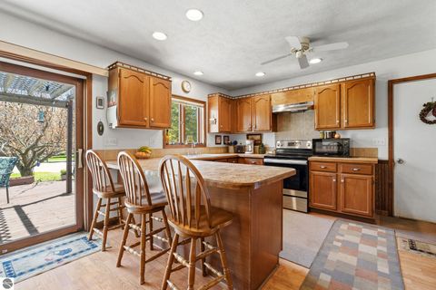 Tiny photo for 5910 S Cummings ST, Suttons Bay, MI 49682 (MLS # 1945361)