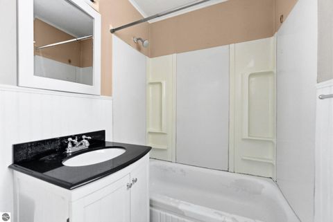 Tiny photo for 1247 Plainview Avenue, Traverse City, MI 49686 (MLS # 1942362)