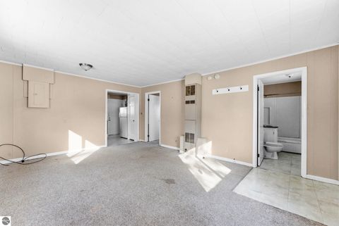 Tiny photo for 1247 Plainview Avenue, Traverse City, MI 49686 (MLS # 1942362)