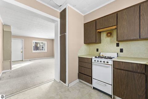 Tiny photo for 1247 Plainview Avenue, Traverse City, MI 49686 (MLS # 1942362)