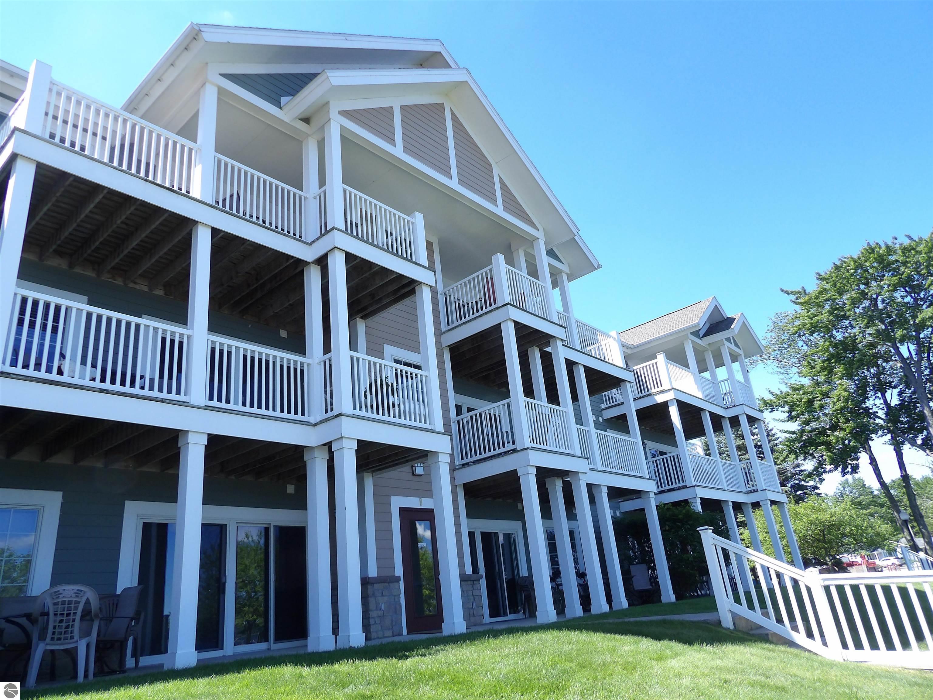 Photo 1 of 19 — 1246 Sunnyside Drive 205, Cadillac, MI 49601