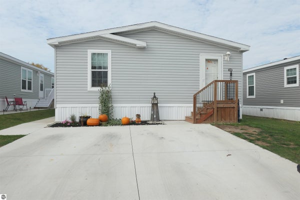 1240 CONCORD DR, MOUNT PLEASANT, MI 48858 - Image 33ec32c09d8e5b9c62a57d3bcce95a3d/2797998591