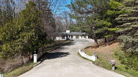 Tiny photo for 555 E Deerfield Road, Mt Pleasant, MI 48858 (MLS # 1943778)