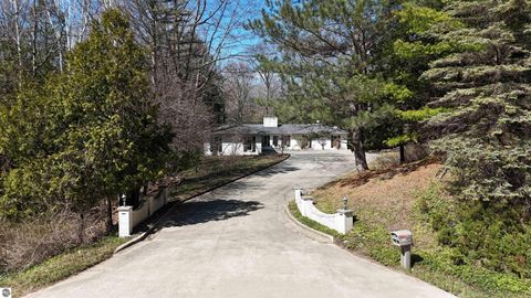 Tiny photo for 555 E Deerfield Road, Mt Pleasant, MI 48858 (MLS # 1943778)