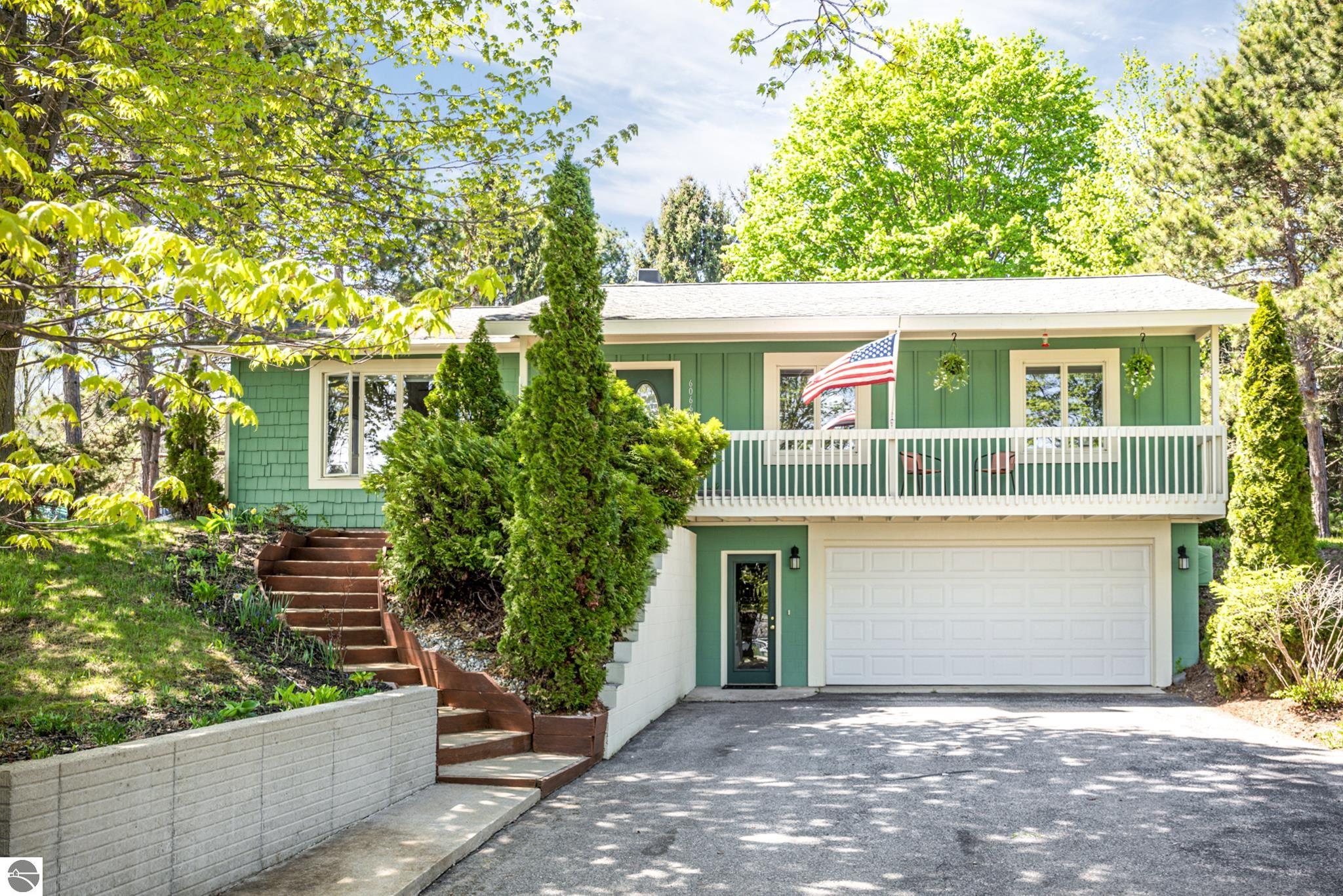 6066 S West Bay Shore Drive - Photo 2