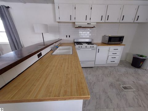 Tiny photo for 860 Manor Ln, Traverse City, MI 49686 (MLS # 1942185)