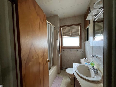 Tiny photo for 1001 Chestnut ST, Cadillac, MI 49601 (MLS # 1948993)