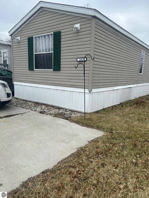 Tiny photo for 1029 Pebble Creek Drive, Mt Pleasant, MI 48858 (MLS # 1942866)