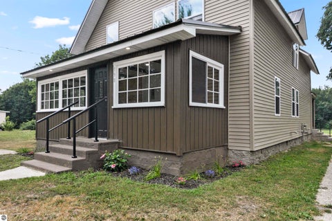 Tiny photo for 198 E Angel Avenue, Barryton, MI 49305 (MLS # 1948296)
