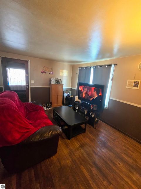 Tiny photo for 716 E Newark Street, Ithaca, MI 48847 (MLS # 1942277)