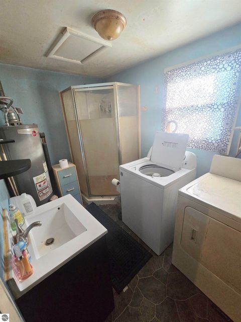 Tiny photo for 716 E Newark Street, Ithaca, MI 48847 (MLS # 1942277)