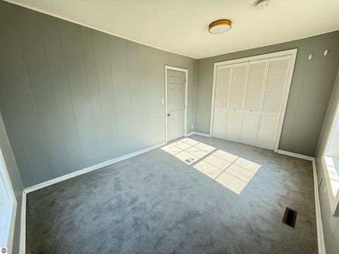 Tiny photo for 1005 E Chippewa Street, Mt Pleasant, MI 48858 (MLS # 1942404)