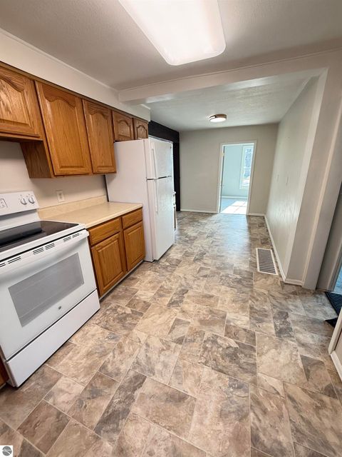 Tiny photo for 1005 E Chippewa Street, Mt Pleasant, MI 48858 (MLS # 1942404)