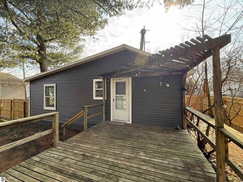 Tiny photo for 1005 E Chippewa Street, Mt Pleasant, MI 48858 (MLS # 1942404)