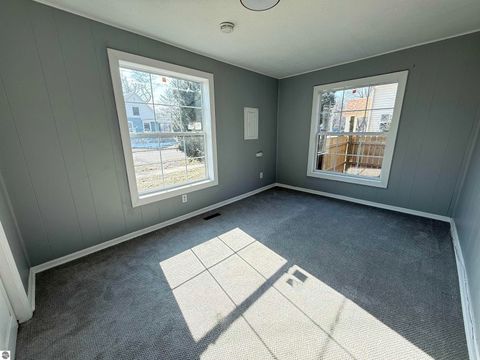 Tiny photo for 1005 E Chippewa Street, Mt Pleasant, MI 48858 (MLS # 1942404)