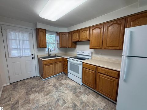 Tiny photo for 1005 E Chippewa Street, Mt Pleasant, MI 48858 (MLS # 1942404)