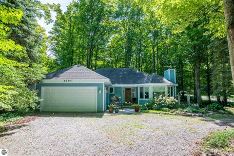 Photo of 4804 S Green Court, Cedar, MI 49621 (MLS # 1950074)