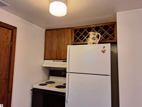 Tiny photo for 1235 Oakland Street, Traverse City, MI 49686 (MLS # 1941109)