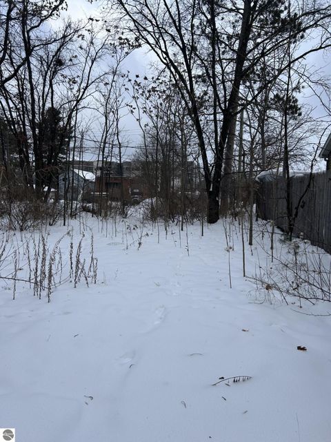 Tiny photo for 1235 Oakland Street, Traverse City, MI 49686 (MLS # 1941109)