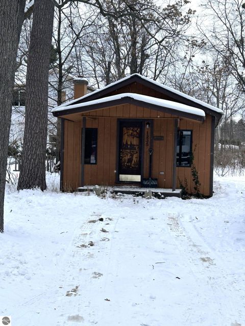 Tiny photo for 1235 Oakland Street, Traverse City, MI 49686 (MLS # 1941109)