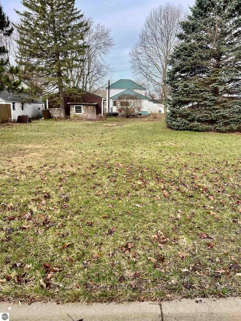 Tiny photo for 526 Hannah Avenue, Alma, MI 48801 (MLS # 1943361)