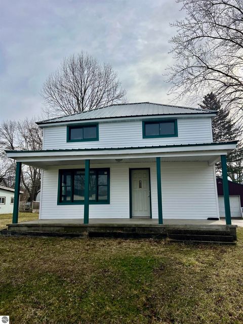 Photo of 526 Hannah Avenue, Alma, MI 48801 (MLS # 1943361)