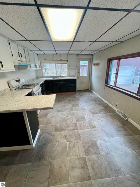 Tiny photo for 526 Hannah Avenue, Alma, MI 48801 (MLS # 1943361)