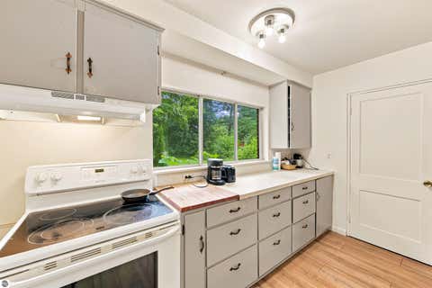 Tiny photo for 609 Buckley ST, Elk Rapids, MI 49629 (MLS # 1948393)