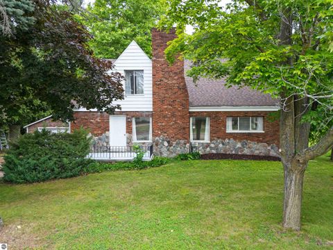 Photo of 609 Buckley ST, Elk Rapids, MI 49629 (MLS # 1948393)
