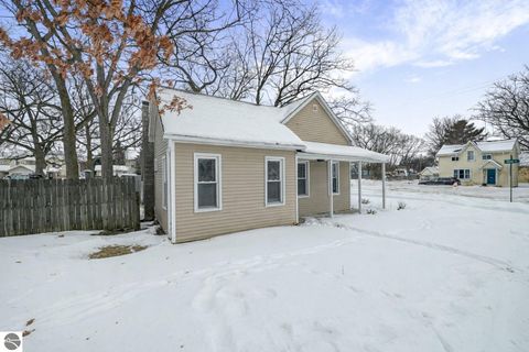 Tiny photo for 1004 Boyd Avenue, Traverse City, MI 49686 (MLS # 1942368)
