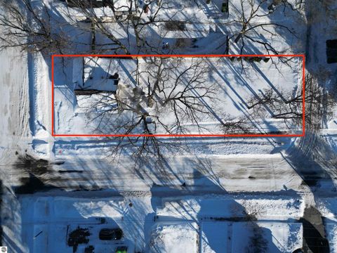 Tiny photo for 1004 Boyd Avenue, Traverse City, MI 49686 (MLS # 1942368)