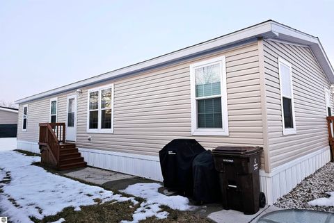 Photo of 1103 Peachtree Court, Mt Pleasant, MI 48858 (MLS # 1942303)