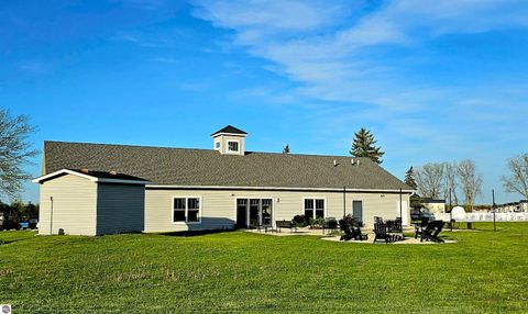 Tiny photo for 1103 Peachtree Court, Mt Pleasant, MI 48858 (MLS # 1942303)