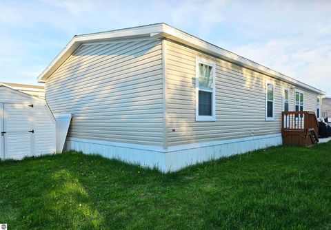 Photo of 1103 Peachtree Court, Mt Pleasant, MI 48858 (MLS # 1942303)