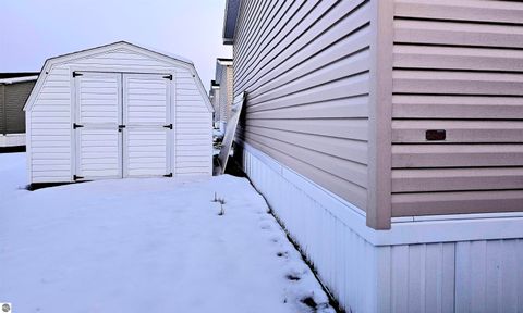 Tiny photo for 1103 Peachtree Court, Mt Pleasant, MI 48858 (MLS # 1942303)