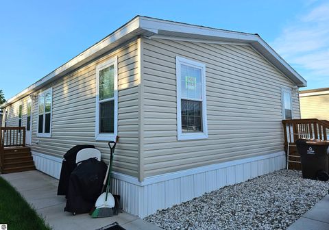 Tiny photo for 1103 Peachtree Court, Mt Pleasant, MI 48858 (MLS # 1942303)