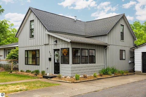 Tiny photo for 210 E Fourteenth Street, Traverse City, MI 49684 (MLS # 1946373)