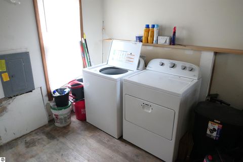 Tiny photo for 424 S Kinney Street, Mt Pleasant, MI 48858 (MLS # 1943237)