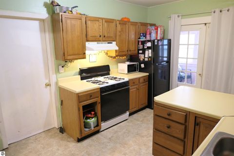 Tiny photo for 424 S Kinney Street, Mt Pleasant, MI 48858 (MLS # 1943237)