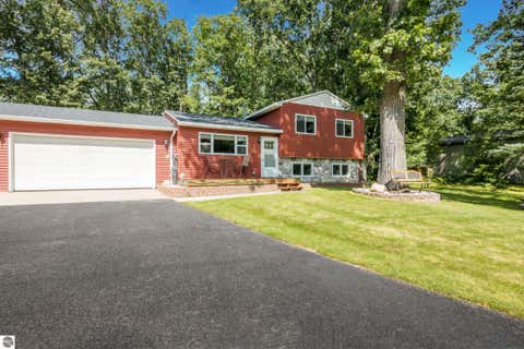 Photo of 3961 Dogwood Drive, Traverse City, MI 49696 (MLS # 1947508)