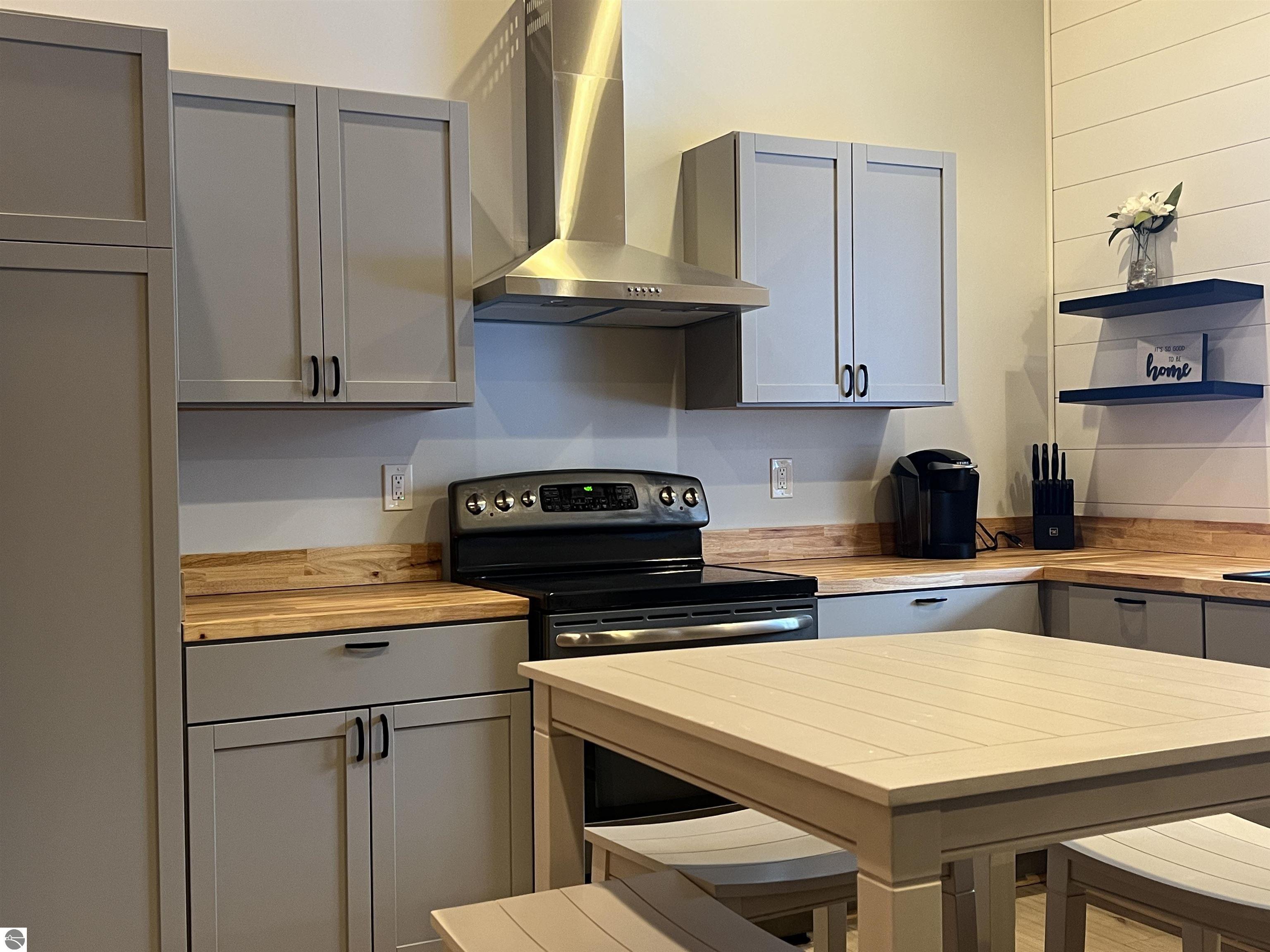 Properties Available 4 - 4 3690 County Road 571