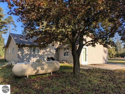 Tiny photo for 5533 E County Line Road, South Branch, MI 48761 (MLS # 1947252)