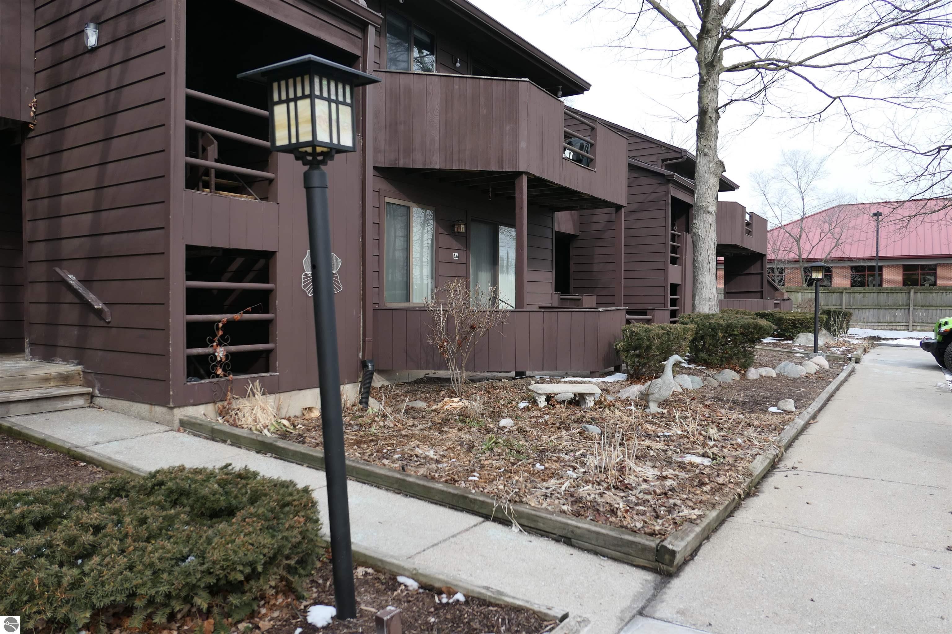 Photo 1 of 18 — 205 E Jolly Road 6, Lansing, MI 48910