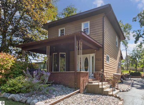 Photo of 522 E Saginaw Street, St Louis, MI 48880 (MLS # 1944460)
