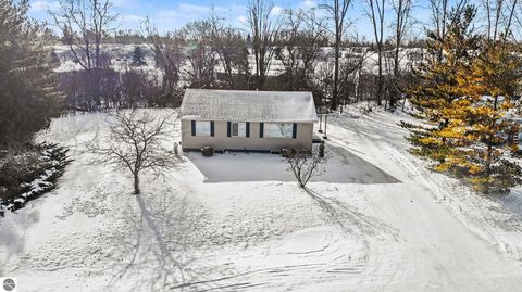 Tiny photo for 5165 Silverberry Drive, Mt Pleasant, MI 48858 (MLS # 1941838)
