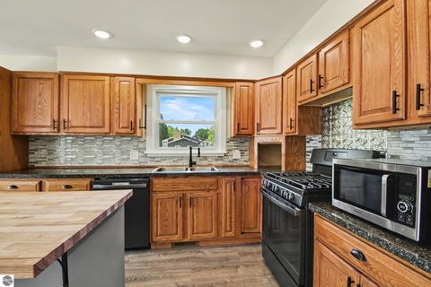 Tiny photo for 8197 S Federal Road, Shepherd, MI 48883 (MLS # 1947850)