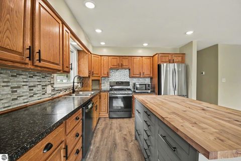 Tiny photo for 8197 S Federal Road, Shepherd, MI 48883 (MLS # 1947850)