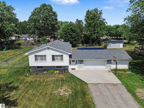 Tiny photo for 8197 S Federal Road, Shepherd, MI 48883 (MLS # 1947850)