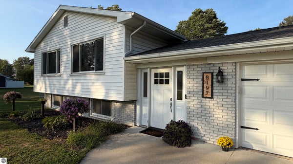 8197 S FEDERAL RD, SHEPHERD, MI 48883 - Image 3cc9f31ca44d13fc6574bcbf7c2b09ac/3002257264