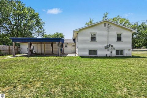 Tiny photo for 8197 S Federal Road, Shepherd, MI 48883 (MLS # 1947850)